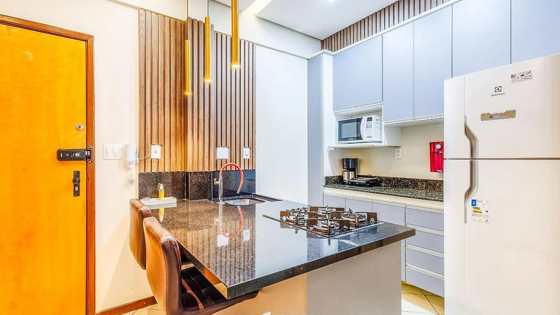 Apartamento Apt Completo Com Varanda, Setor Sudoeste - Por0017 Brasil