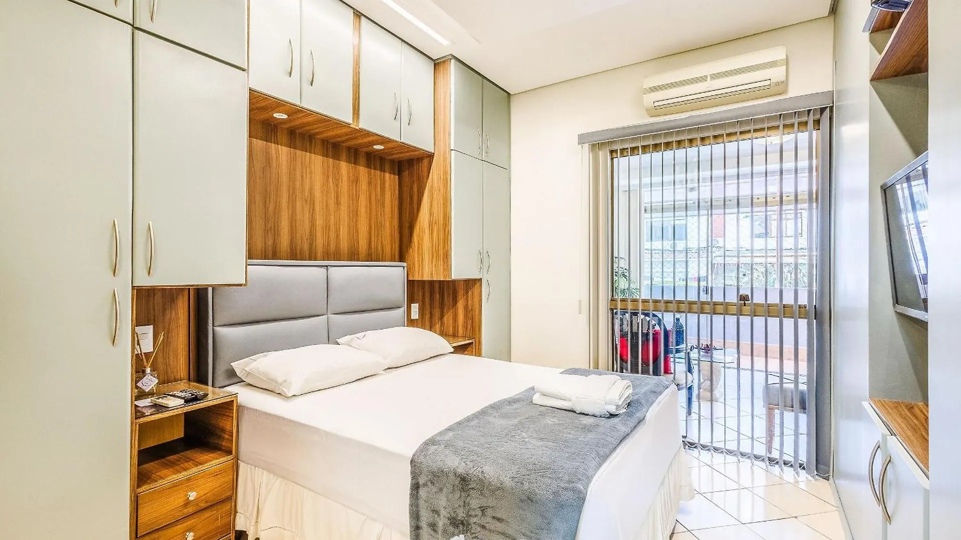 Apartamento Apt Completo Com Varanda, Setor Sudoeste - Por0017 Brasil